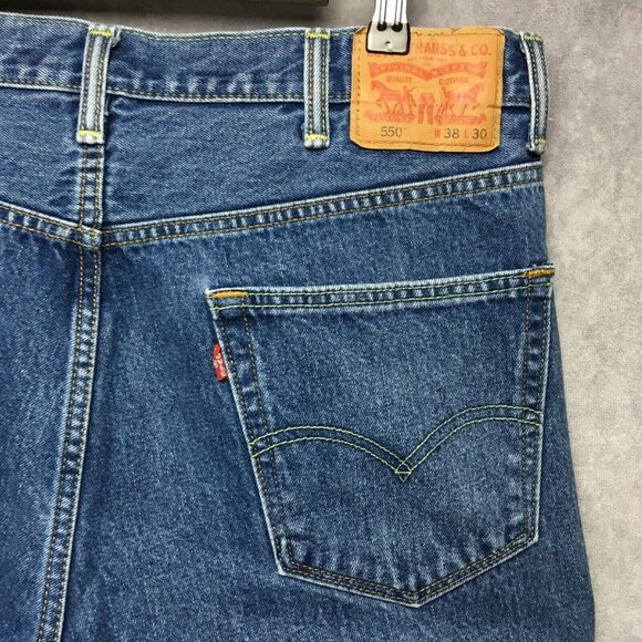 Levis Mens Jeans 550 Relaxed Fit Blue size 38x30 Cotton Denim Zipper Fly - Picture 3 of 10